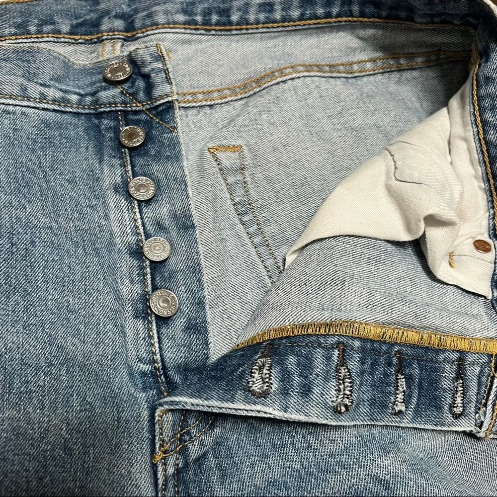 Levi's 501 Original Fit  Jeans Medium‎ Wash Button Fly